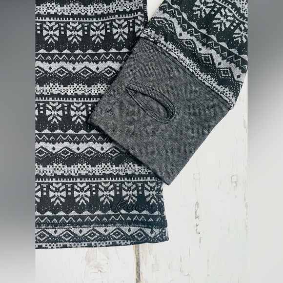 Kavu 1/4 Button Up Layering Over Shirt in Black and Gray - Picture 8 of 9